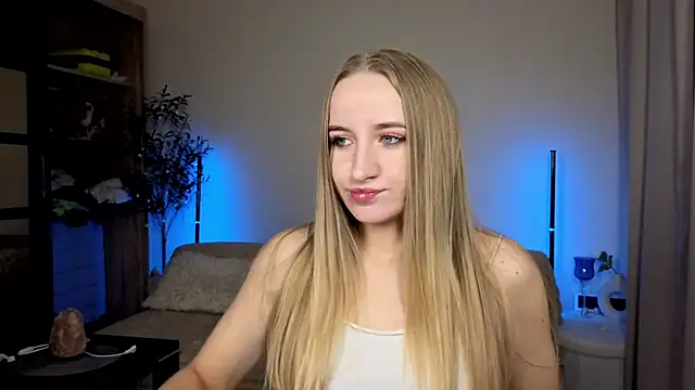 Oxy Foxie online show from June 2026 08:44:01 PM