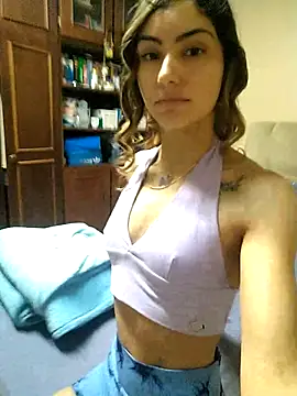 Larinhacat online show from February 2026 10:32:01 PM