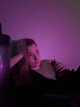 Snapshot of EmmaTurners chatting on March 2026 06:14:02 PM EmmaTurners online show from March 2026 06:14:02 PM