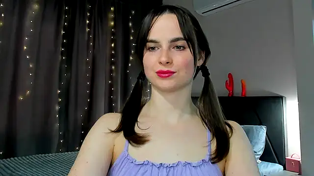 megann fox2 online show from April 2026 01:11:01 PM