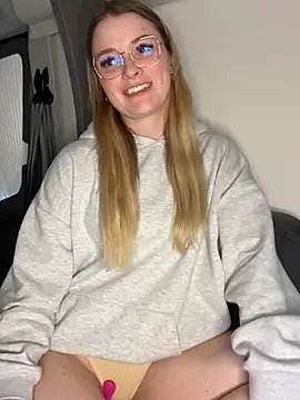 melanieTesss online show from February 2026 02:36:01 PM