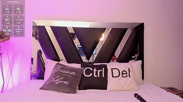 Mia Iron online show from April 2026 01:06:02 PM