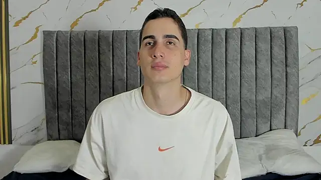 Snapshot of ryanlevi1 chatting on February 2026 01:52:01 PM ryanlevi1 online show from February 2026 01:52:01 PM