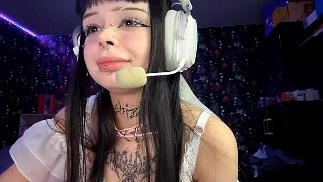 Luna Sohotti online show from March 2026 03:29:01 PM