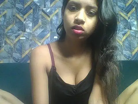 Snapshot of Rani1993 chatting on February 2026 08:05:02 AM Rani1993 online show from February 2026 08:05:02 AM