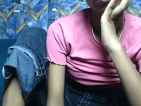 Rani1993 online show from April 2026 02:14:01 PM