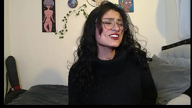 Snapshot of Lili__Clan chatting on May 2026 07:06:01 AM Lili Clan online show from May 2026 07:06:01 AM