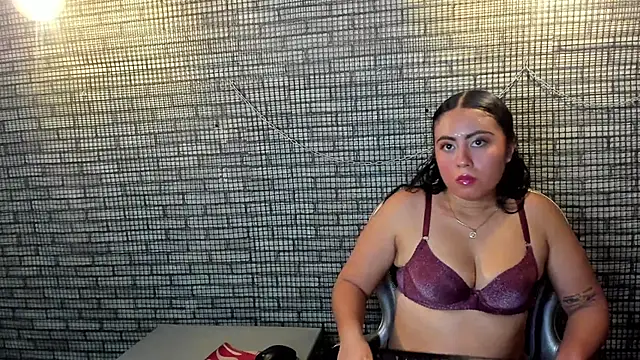 hillary bigbutt online show from March 2026 04:45:02 AM