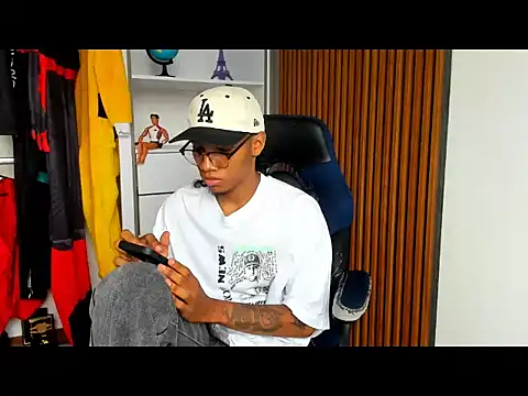 Snapshot of yandi_hot chatting on March 2026 02:12:02 PM yandi hot online show from March 2026 02:12:02 PM