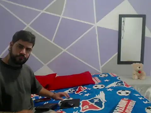 Snapshot of couple__hott069 chatting on March 2026 06:30:01 AM couple hott069 online show from March 2026 06:30:01 AM