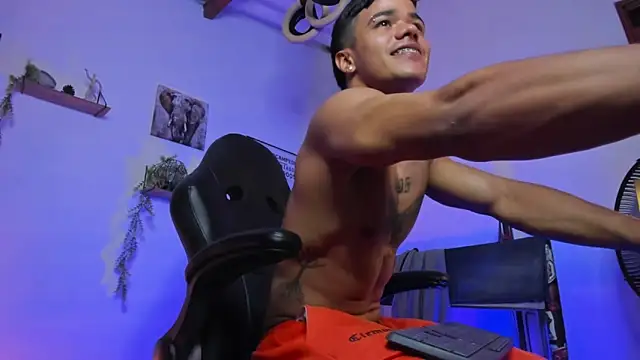 Rob zaens33 online show from March 2026 02:04:02 AM