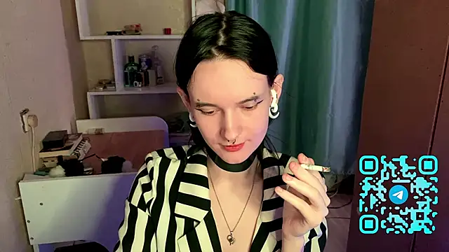 MabelDefina online show from April 2026 11:00:02 AM