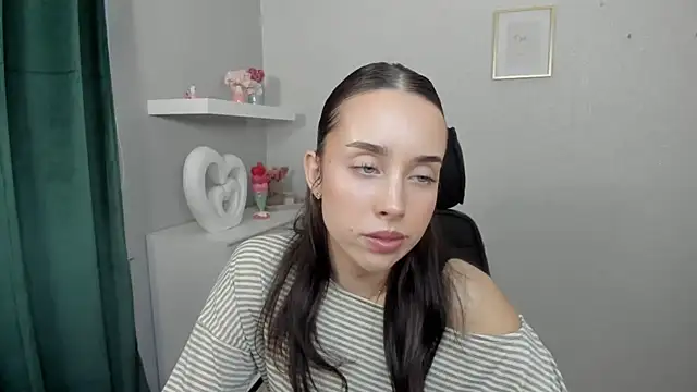 Snapshot of AdeleSolo chatting on May 2026 05:34:02 AM AdeleSolo online show from May 2026 05:34:02 AM