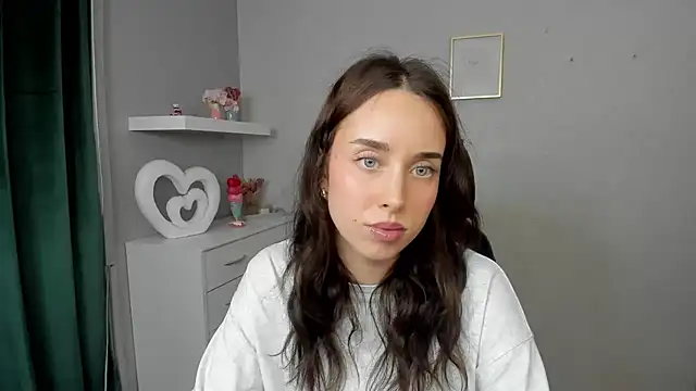Snapshot of AdeleSolo chatting on May 2026 05:25:01 AM AdeleSolo online show from May 2026 05:25:01 AM