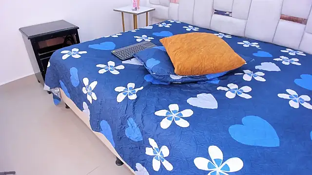 Snapshot of Zoe__smiith chatting on February 2026 04:13:02 AM Zoe smiith online show from February 2026 04:13:02 AM