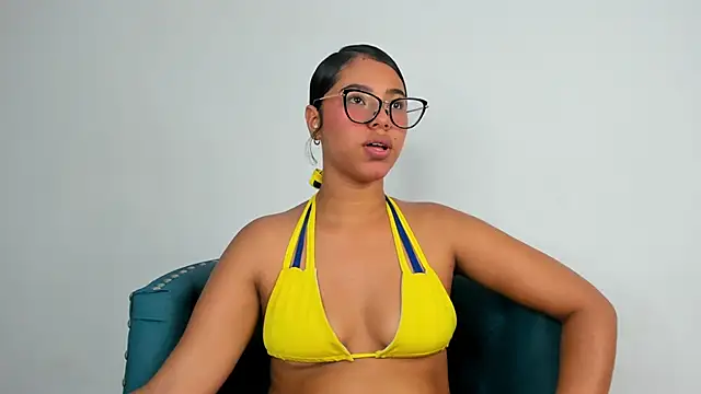 Snapshot of kendall_queen__ chatting on March 2026 07:53:01 PM kendall queen online show from March 2026 07:53:01 PM