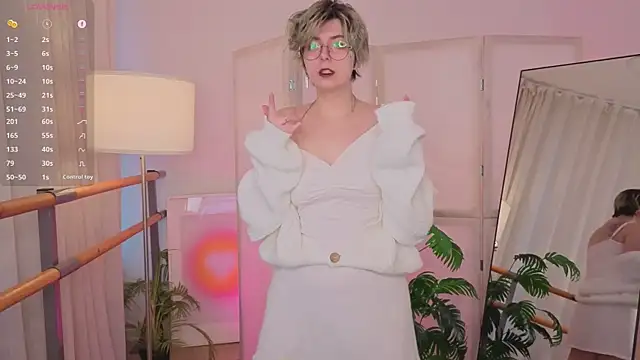 Snapshot of SpiderrArti chatting on February 2026 06:43:02 AM SpiderrArti online show from February 2026 06:43:02 AM