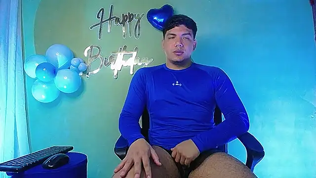 Uriel Ray  online show from February 2026 11:03:01 PM