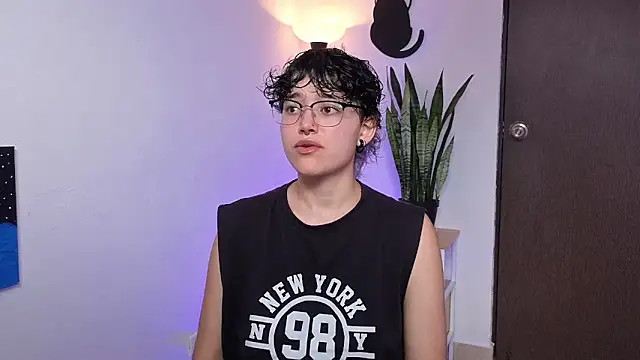 jeroharper  online show from April 2026 07:31:02 PM