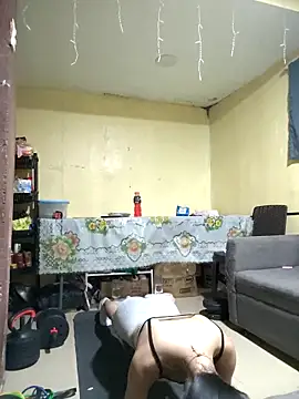 Snapshot of Luna_Moonfang chatting on April 2026 09:31:02 PM Luna Moonfang online show from April 2026 09:31:02 PM