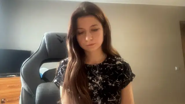 Snapshot of LunnaBliss chatting on February 2026 11:19:02 AM LunnaBliss online show from February 2026 11:19:02 AM