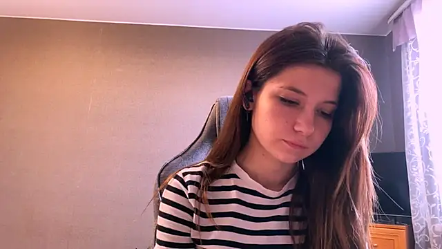 LunnaBliss online show from April 2026 02:25:01 PM