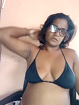 indianstrawberrylips4u online show from April 2026 12:39:01 PM