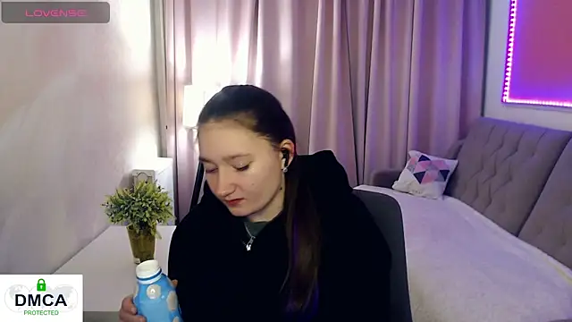 Snapshot of Sparkling_Starlet67 chatting on March 2026 02:12:02 PM Sparkling Starlet67 online show from March 2026 02:12:02 PM