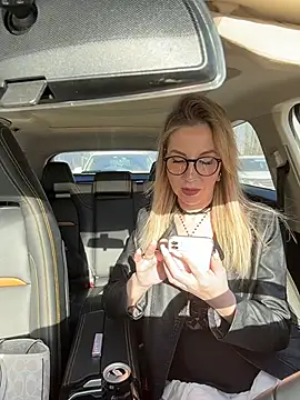 LisaMurr online show from March 2026 01:16:02 PM