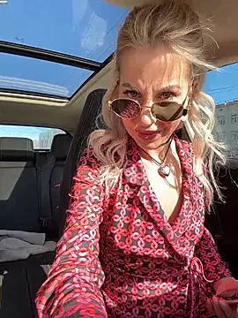 LisaMurr online show from April 2026 12:03:02 PM