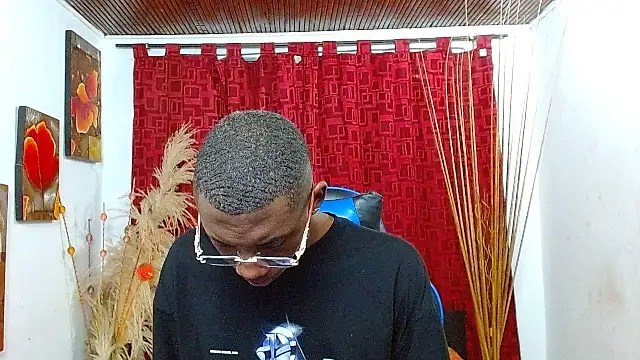 Snapshot of milo018 chatting on February 2026 08:48:02 PM milo018 online show from February 2026 08:48:02 PM