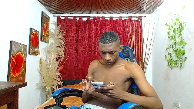 Snapshot of milo018 chatting on February 2026 09:26:01 PM milo018 online show from February 2026 09:26:01 PM