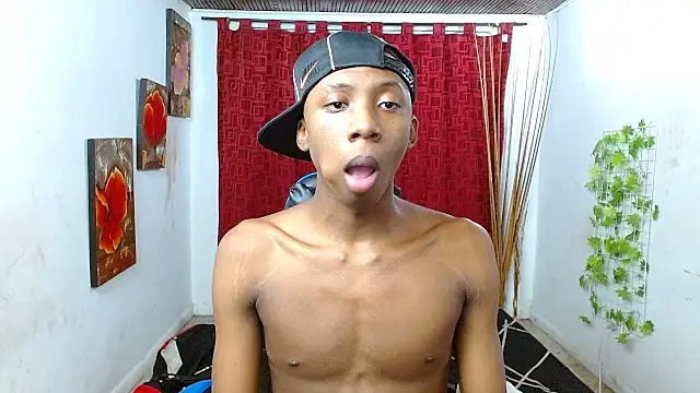 milo018 online show from May 2026 09:34:02 PM