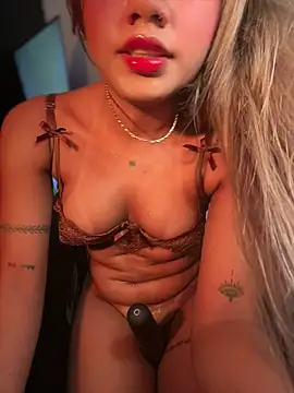 Dulce Sofi  online show from April 2026 11:53:01 PM