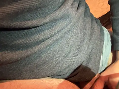 ozzyylove online show from March 2026 06:20:01 PM