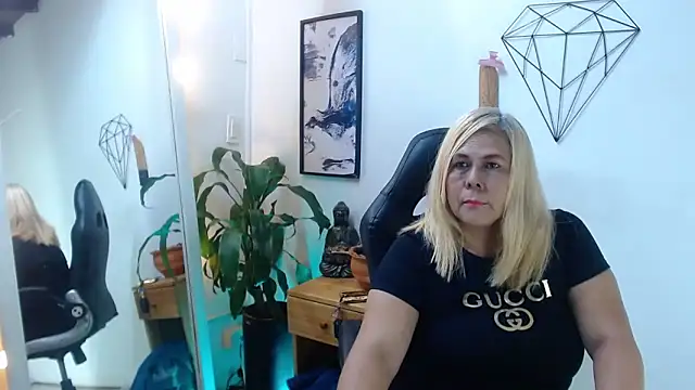 Snapshot of eva_colen50 chatting on April 2026 06:16:02 PM eva colen50 online show from April 2026 06:16:02 PM