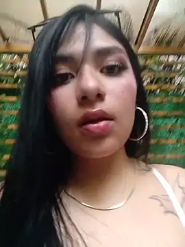 Snapshot of KaileeRoss chatting on February 2026 07:04:02 PM KaileeRoss online show from February 2026 07:04:02 PM