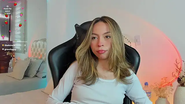 LuuluBerry online show from February 2026 05:55:01 PM