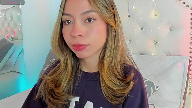 LuuluBerry online show from March 2026 06:58:02 PM