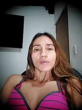 Snapshot of isaa- chatting on April 2026 02:21:01 PM isaa- online show from April 2026 02:21:01 PM