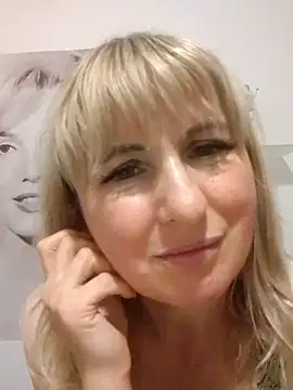 -Nefertiti- online show from May 2026 01:12:01 AM