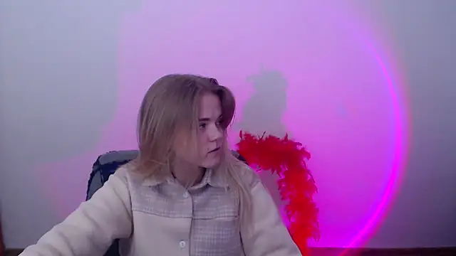 Snapshot of FoxiLana chatting on March 2026 08:21:02 AM FoxiLana online show from March 2026 08:21:02 AM