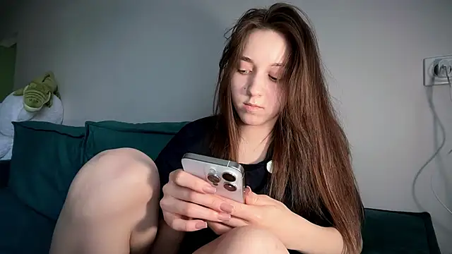 Snapshot of monnymoonn chatting on February 2026 09:08:02 AM monnymoonn online show from February 2026 09:08:02 AM