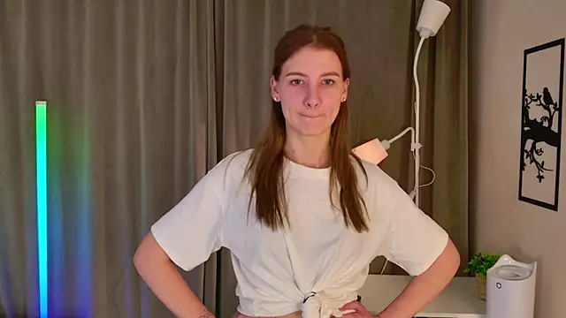 PinkClou9 online show from April 2026 10:10:01 PM