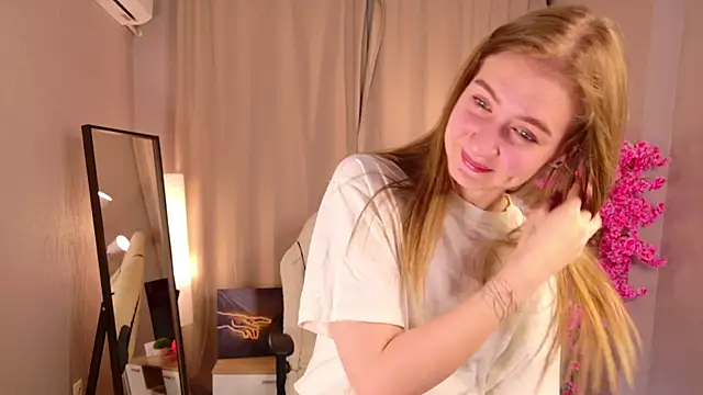 PinkClou9 online show from April 2026 10:12:01 PM