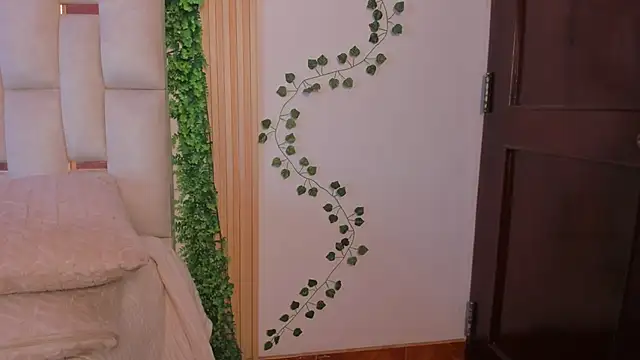 Kitty Milk nm online show from April 2026 09:39:33 PM