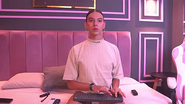 Snapshot of Luxa_Velvet chatting on February 2026 12:50:01 PM Luxa Velvet online show from February 2026 12:50:01 PM