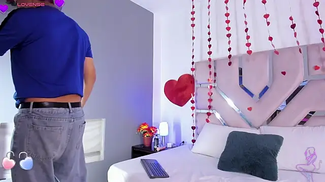 Snapshot of Angel_Lux chatting on February 2026 08:09:01 PM Angel Lux online show from February 2026 08:09:01 PM