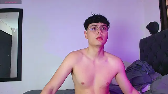 Jean Martiiinez online show from March 2026 10:02:02 PM