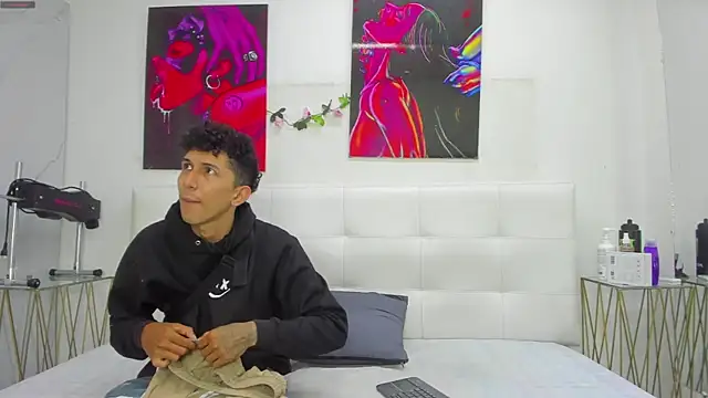 ahsly78Bryan online show from March 2026 08:32:01 PM